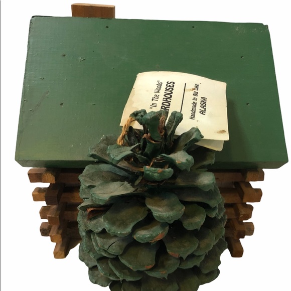 Handmade Log Cabin “Into The Woods” Birdhouse. Never Used - Picture 6 of 10